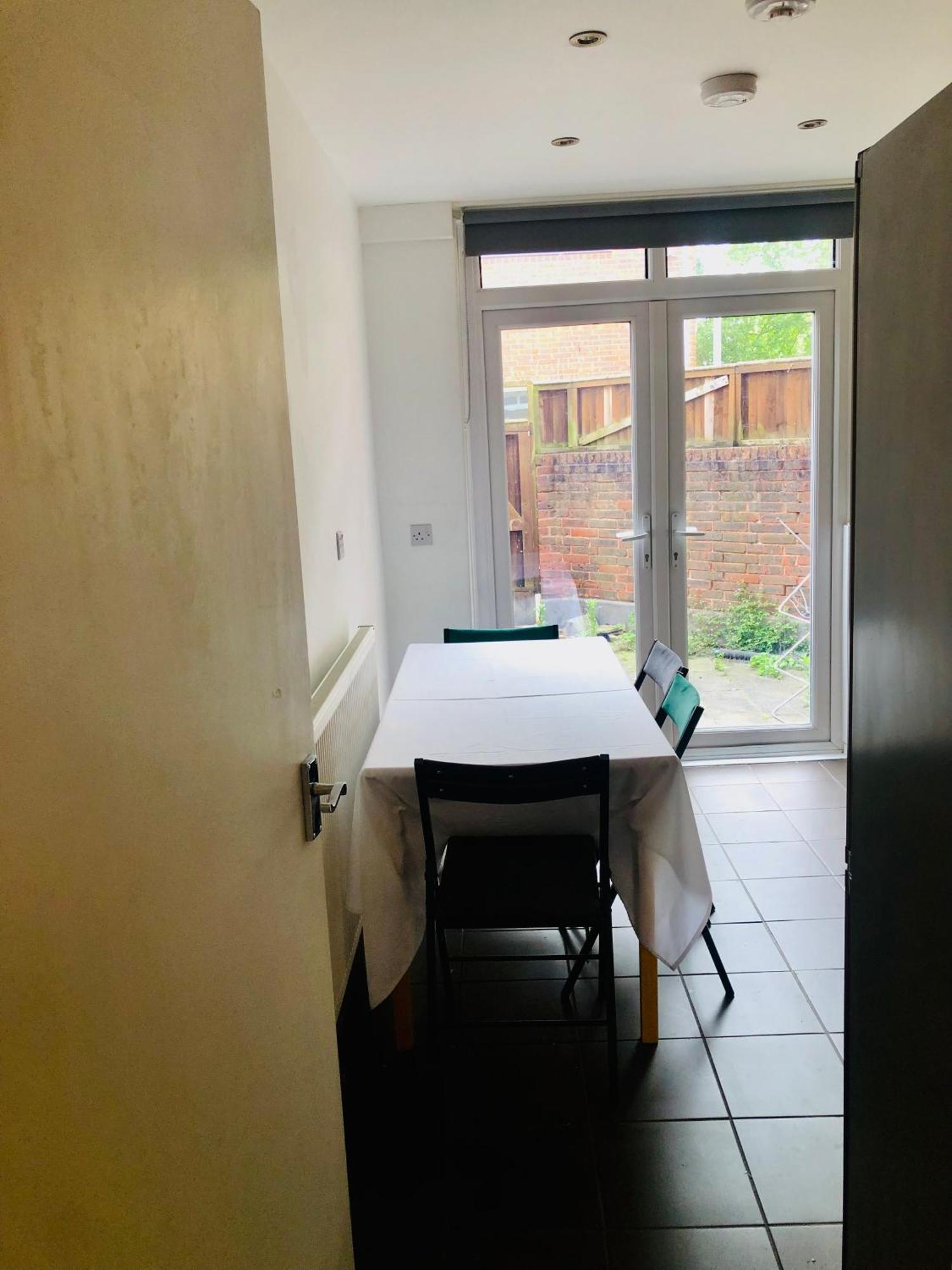 Appartement Spacious 4 Bedroom 20 Min To *